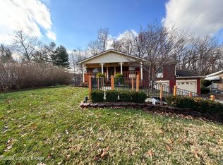 220 Kentucky Cir, Radcliff, KY 40160