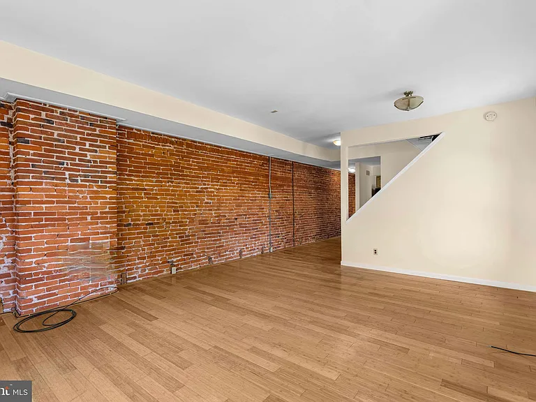 1016 Kirk Ave — Photo 9