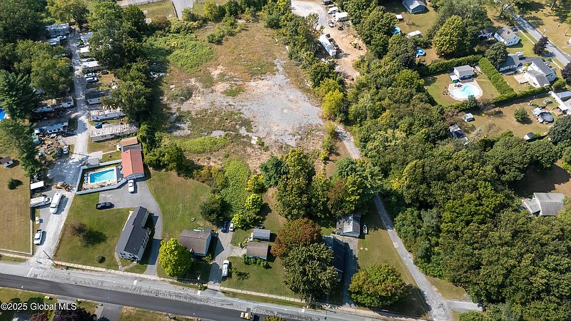 3rd image of 1099 Burgoyne Avenue