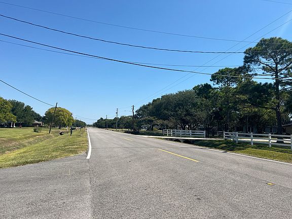 5th image of 2113 Shirley Ln