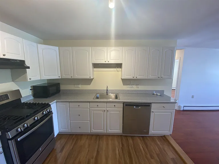 40 Clifton St #33 — Photo 4