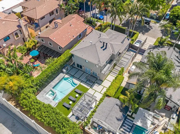 825 Huntley Dr, West Hollywood, CA 90069