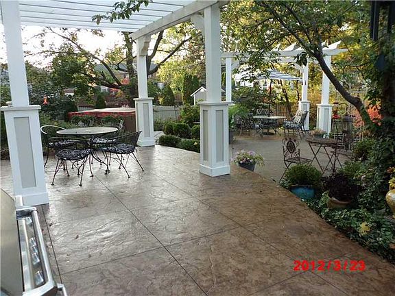 2nd image of 1216 E Kessler Boulevard East Dr