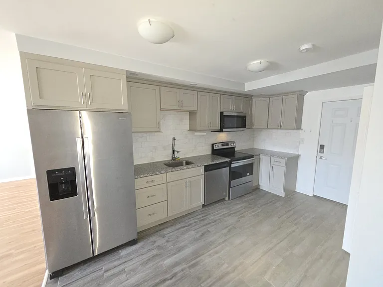 400 Kossuth Ave #2E — Photo 1