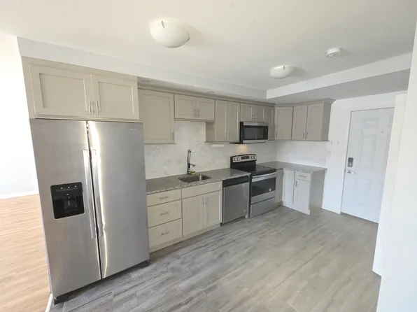 400 Kossuth Ave APT 2E, Utica, NY 13501