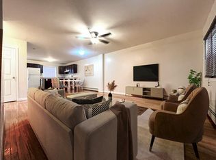 13806 219th St #1, Laurelton, NY 11413