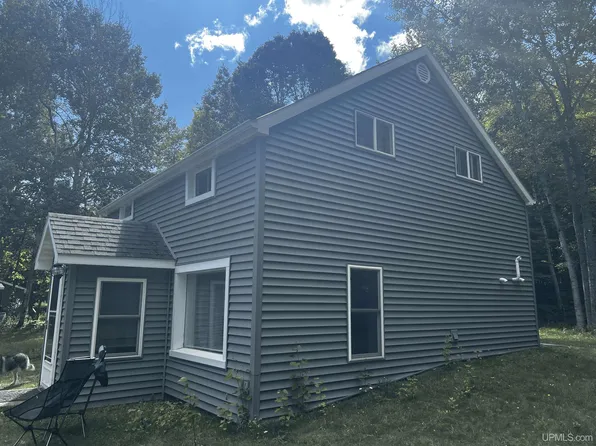 2683 Moran St, Marquette, MI 49855