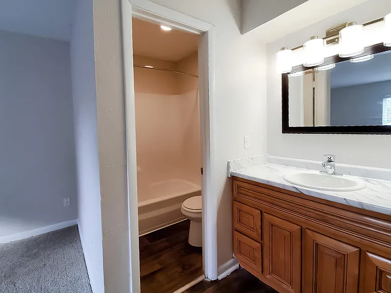 Chase Cove Apartments — Photo 160