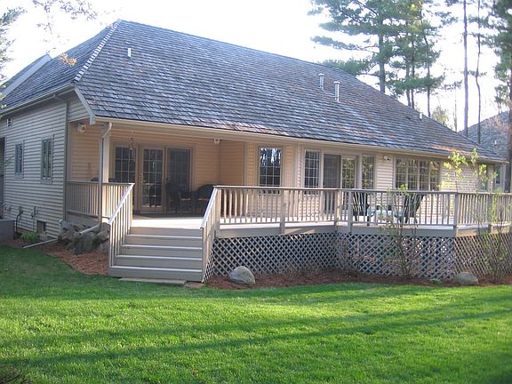 Rear view showing deck