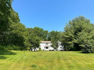 10 Hathaway Rd, East Lyme, CT 06333
