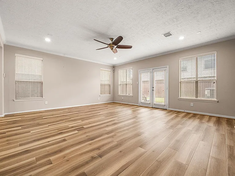 5309 Nolda St — Photo 11