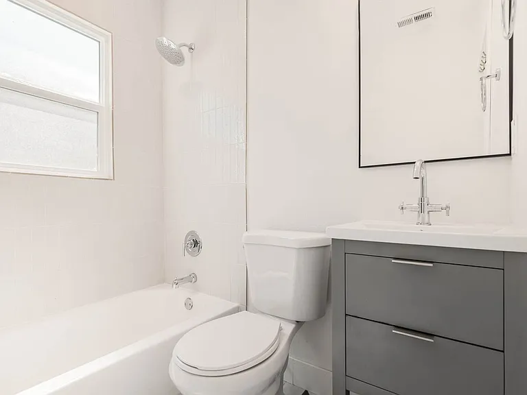 4143 SW Kenyon St — Photo 20
