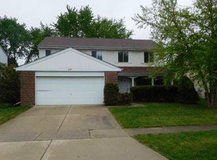 207 Albert Dr, Vernon Hills, IL
