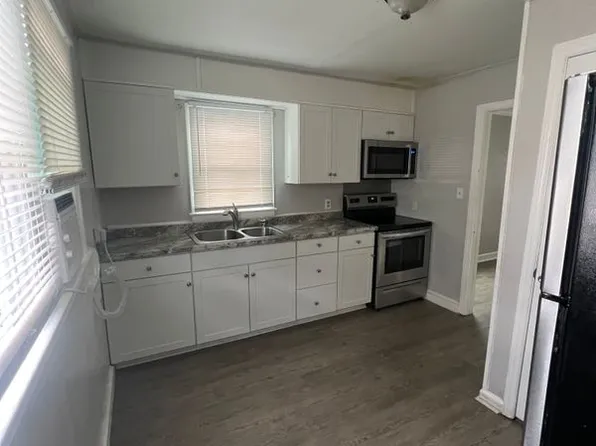 1002 S English St, Greensboro, NC 27401
