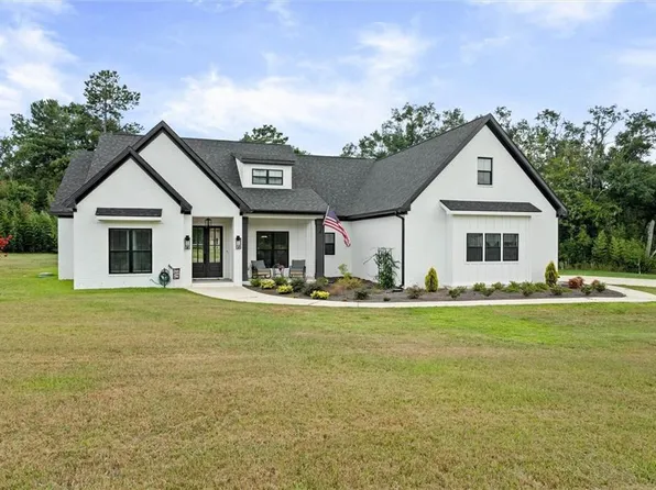 11 Creax Rd, Axis, AL 36505