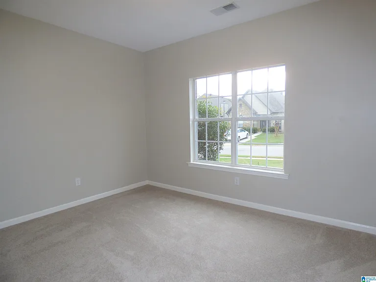 951 Savannah Ln — Photo 8