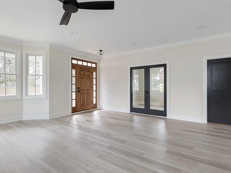 804 Shepherd St — Photo 5