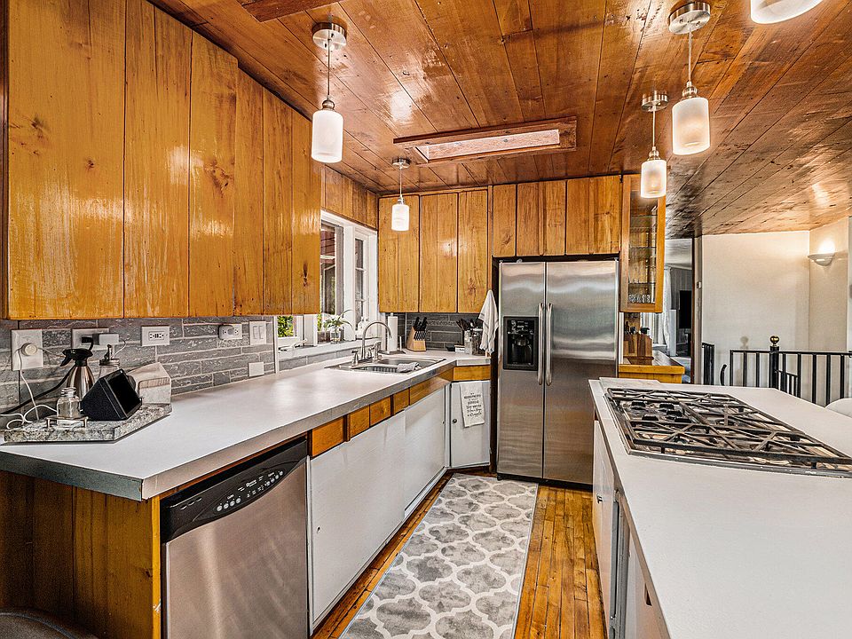 13th image of this home