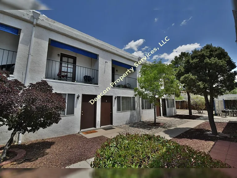 Morris Townhomes — Photo 10
