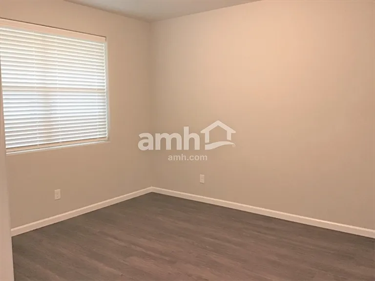 967 Riggs Dr — Photo 4