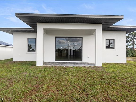 5th image of 2810 NW 19th Ave
