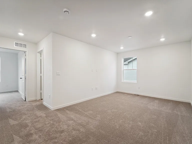 5556 Mare Ln — Photo 9