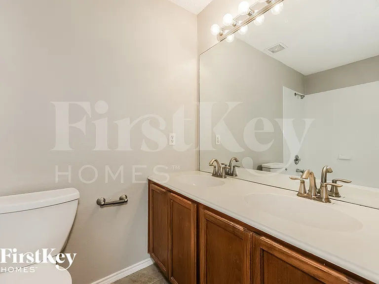 1600 Shady Shores Dr — Photo 12