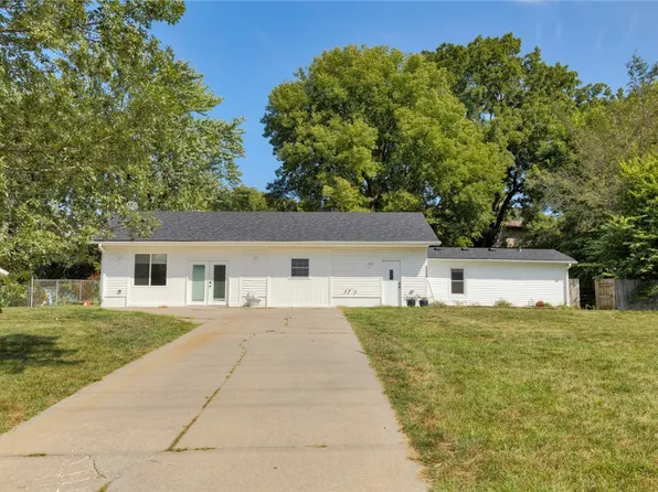 2660 Grandview Ave, Des Moines, IA 50317