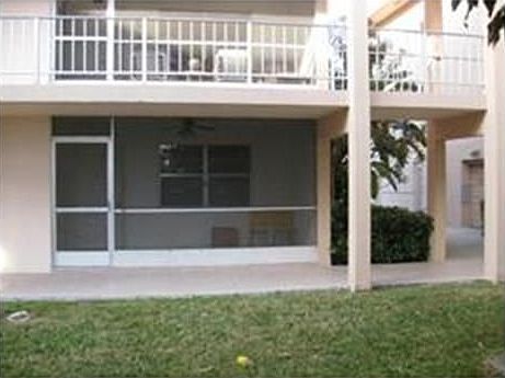 Large, Spacious Unit -- Semi-Private Entrance