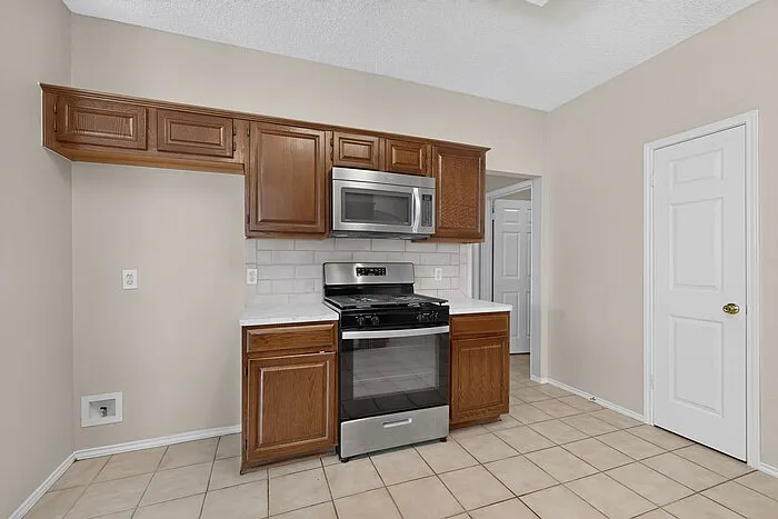 17905 Worley Dr — Photo 17