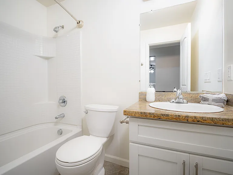 Regency #118 bath