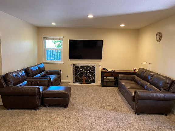 3rd image of 5786 Lilac Blossom Ln
