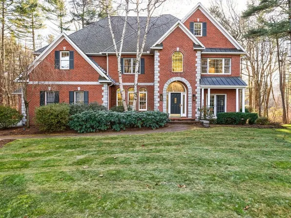 19 Village Green Ln, Holden, MA 01520