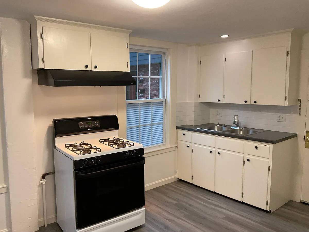 Building Photo - 272 Washington St #1