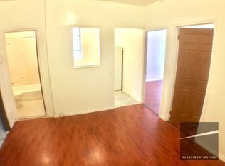 4121 29th St APT 3R, Long Island City, NY 11101