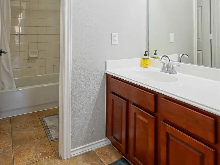 2137 Goliad Cir — Photo 29