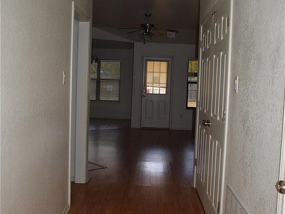 3rd image of 1118 Marlee Cir