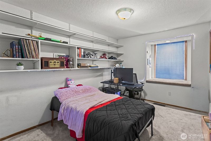 5th image of 2520 28th Avenue SE
