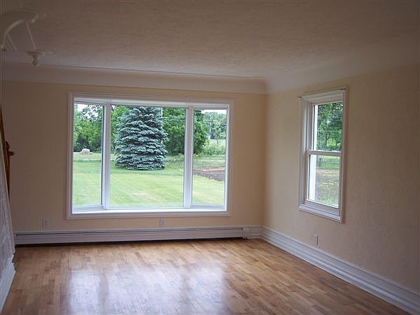 6200 LANSING AVE. Living Room