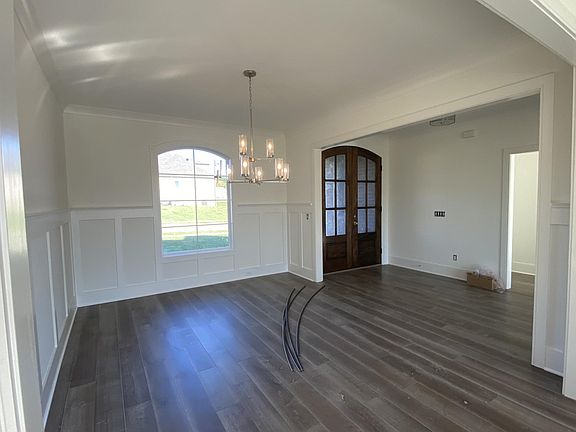 4th image of 1026 Keeneland Dr