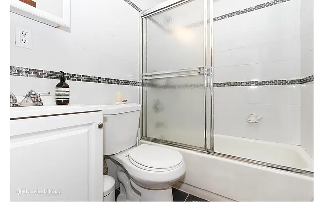 Rented by Douglas Elliman | media 14