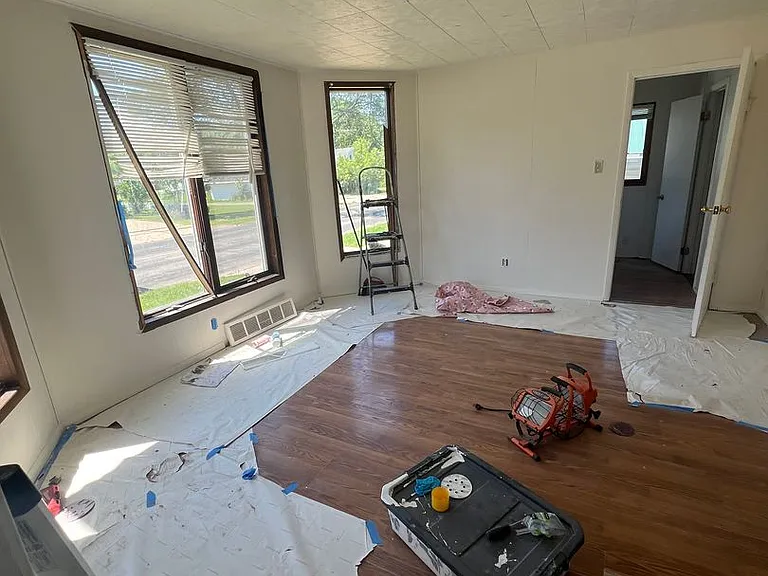 412 S Peach Ave — Photo 13
