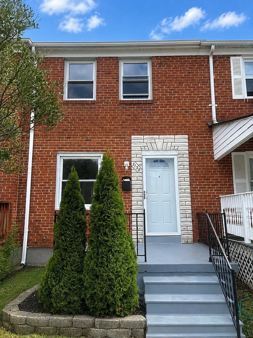 Bright Baltimore Home with Modern Kitchen and Rear Deck — Photo 1