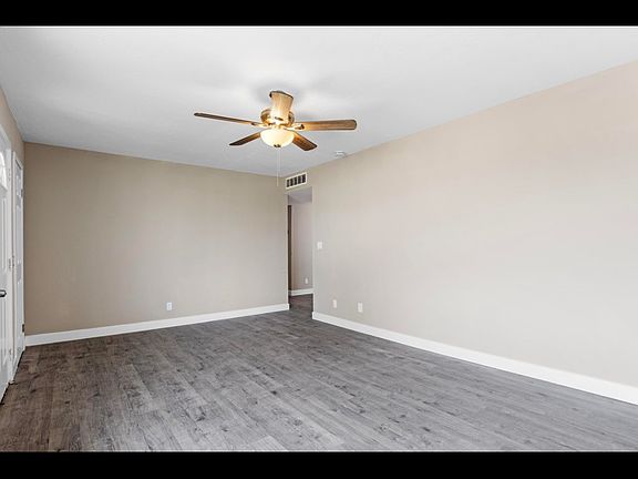 2nd image of 8937 Catalpa Ave