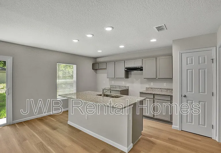9141 12th Ave — Photo 3