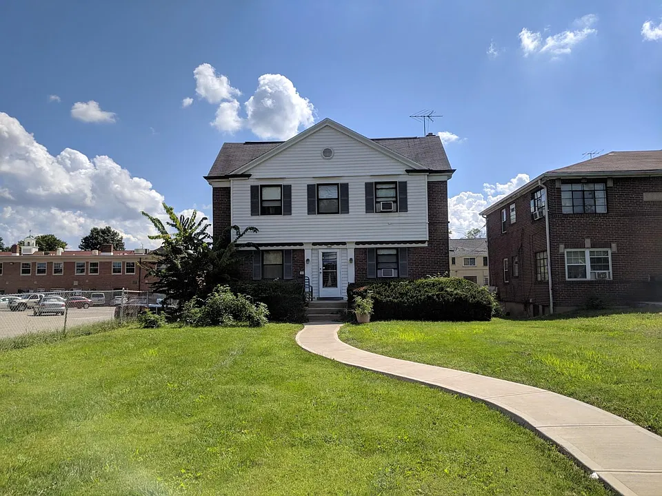 View of the front of the House from Reading Road.