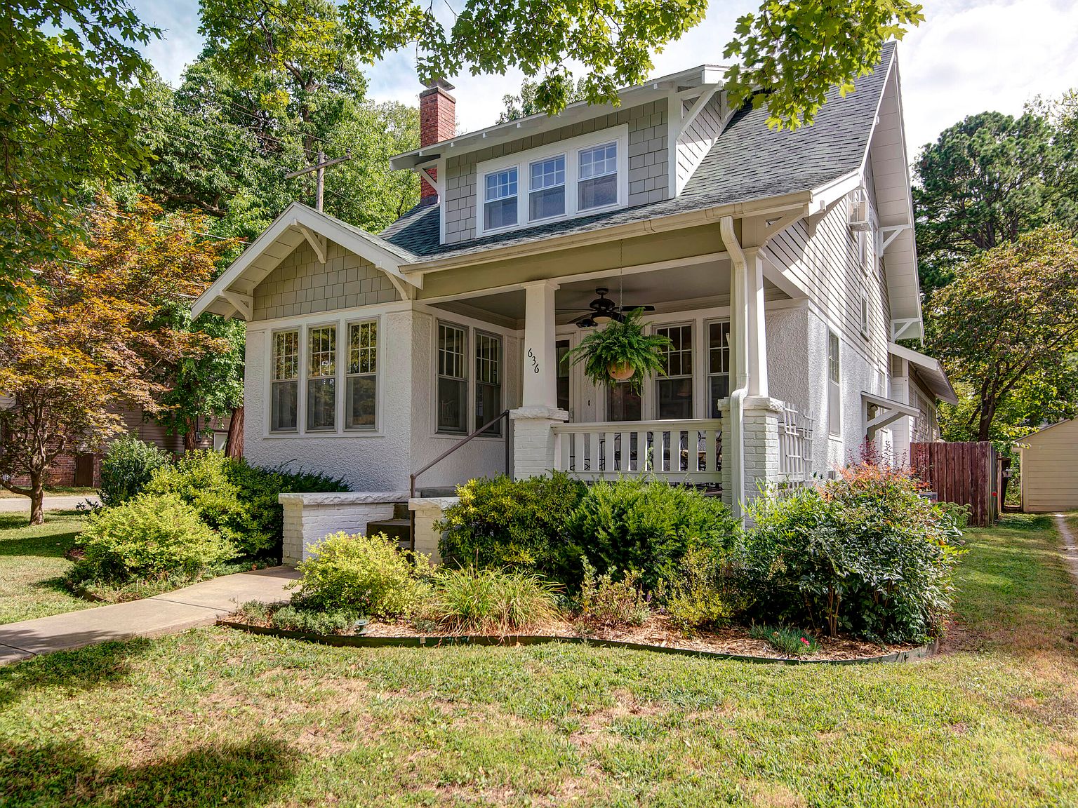 636 E Catalpa Street, Springfield, MO 65807 | Zillow