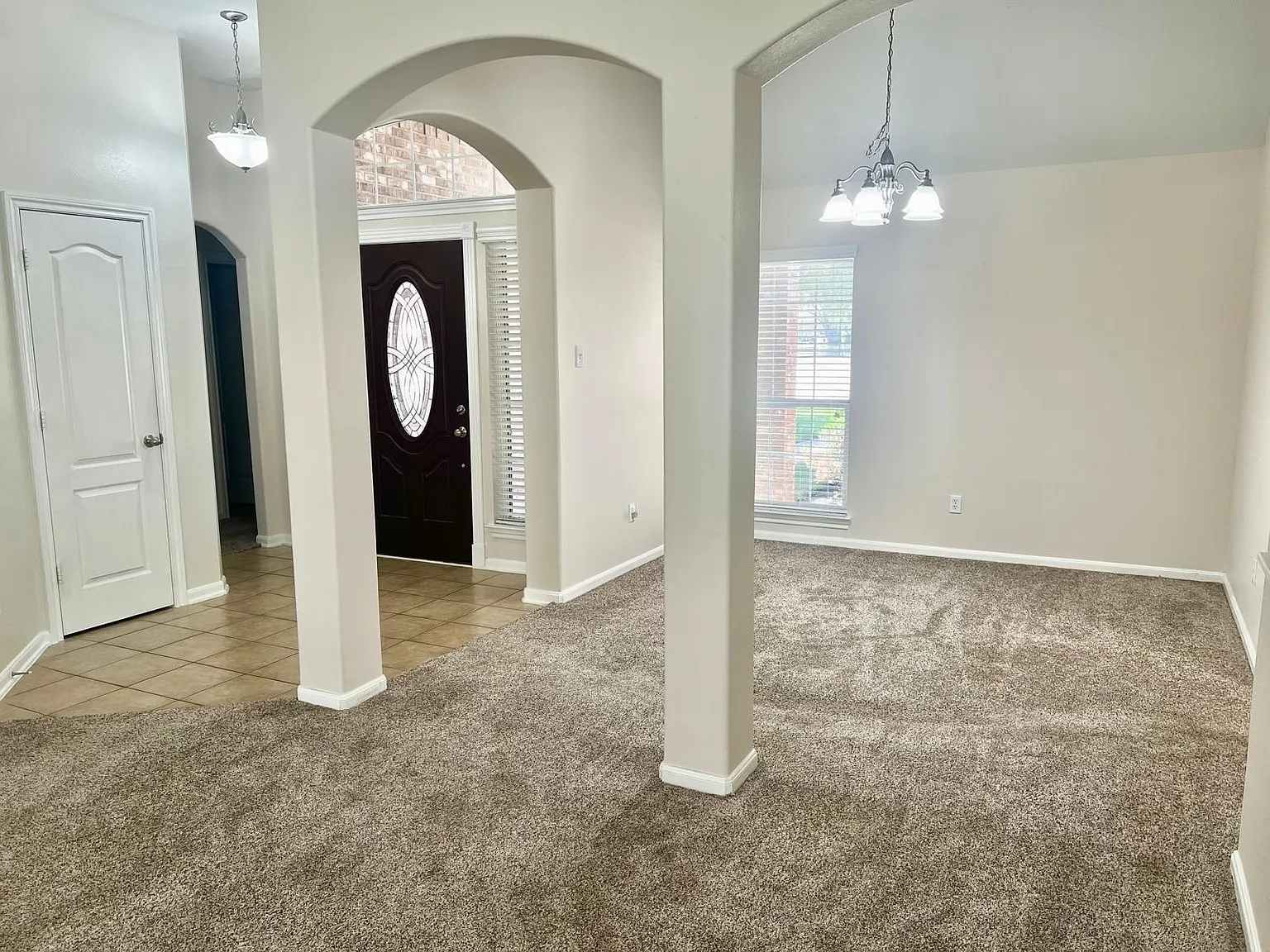 3 bed, 3.5 bath, 1813 sqft, $2,300 — Photo 4