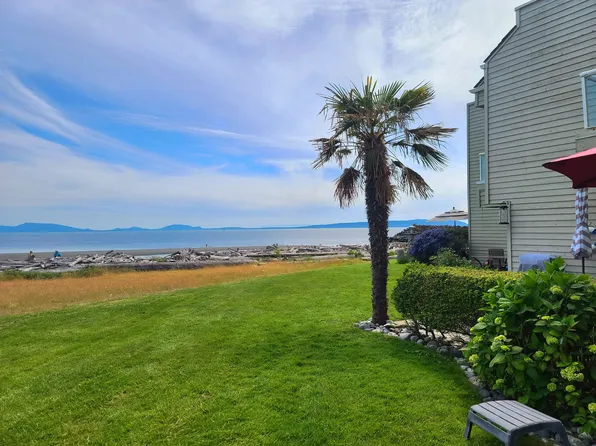 1728 Edwards Dr APT 12, Point Roberts, WA 98281