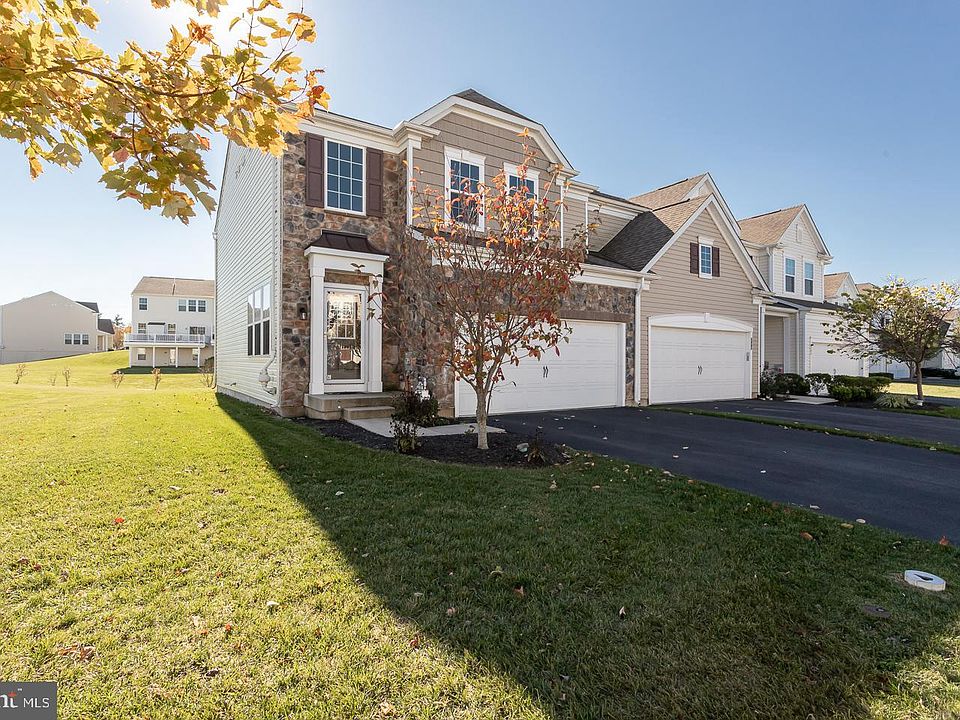 1st image of 242 Sills Ln
